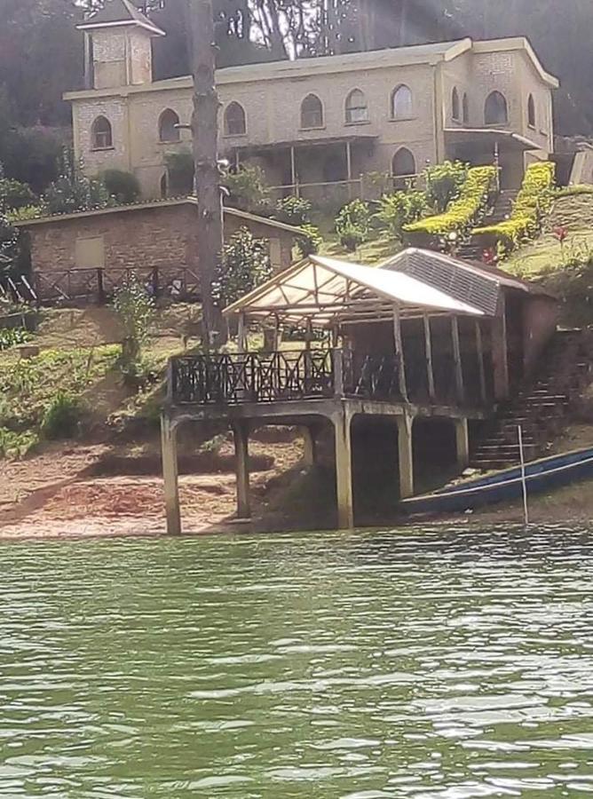Le Chateau Du Lac De Mantasoa Exteriér fotografie